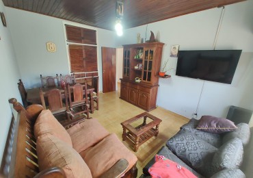 DEPARTAMENTO TRES AMBIENTES EN VENTA EN MAR DE AJO CON GAS NATURAL COCHERA 