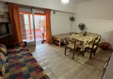 Departamento 2 Ambientes Centro De Mar De Ajo A 100mts Del Mar Primer Piso Con Ascensor Con Amplio Patio Cerrado Y Parrilla