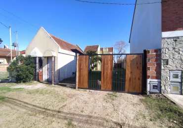 CASA EN VENTA EN SAN BERARDO 4 HABITACIONES GAS NATURAL CONECTADO CON DEPTO MONOAMBIENTE AL FRENTE