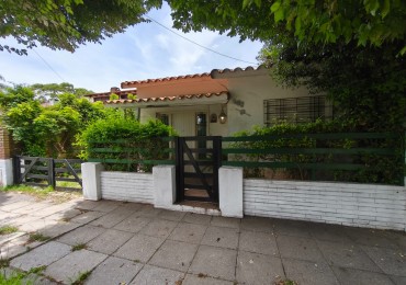 CASA EN VENTA EN MAR DE AJO PLANTA BAJA CON GAS NATURAL Y COCHERA