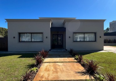 HERMOSA CASA EN VENTA EN MAR DE AJO ESTILO MODERNO